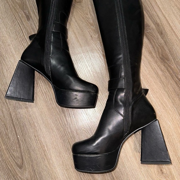 SOLD - Picture 5 of 8